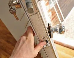 Golden Locksmith Services Atlanta, GA 404-479-6181 Golden Locksmith Services Atlanta, GA 404-479-6181 - 7-Lock-Changing